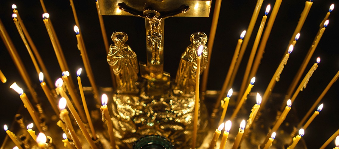 Архиепископ Амвросий совершил заупокойные богослужения в Покровском академическом храме