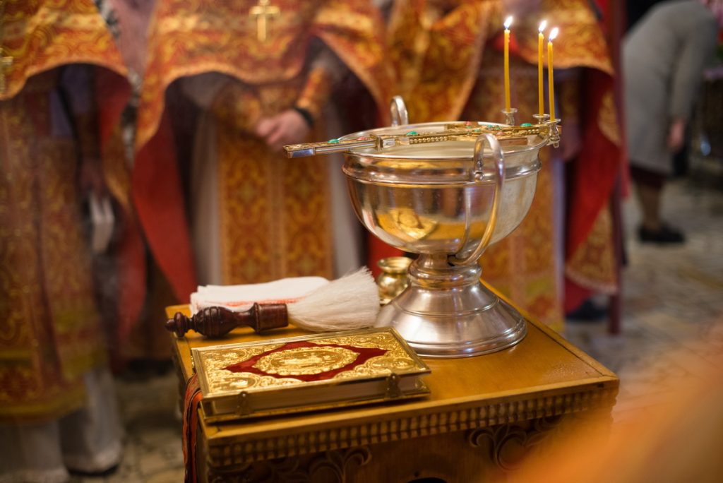 Духовенство Академии в праздник иконы «Живоносный Источник» совершило Литургию с чином освящения воды