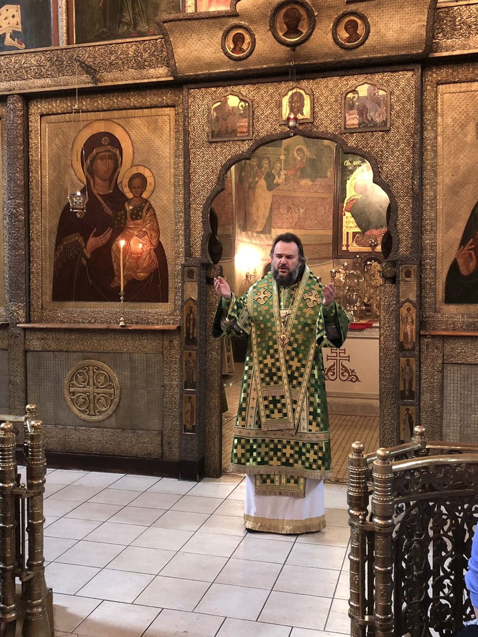 Ректор МДА совершил Божественную литургию в Сретенском монастыре