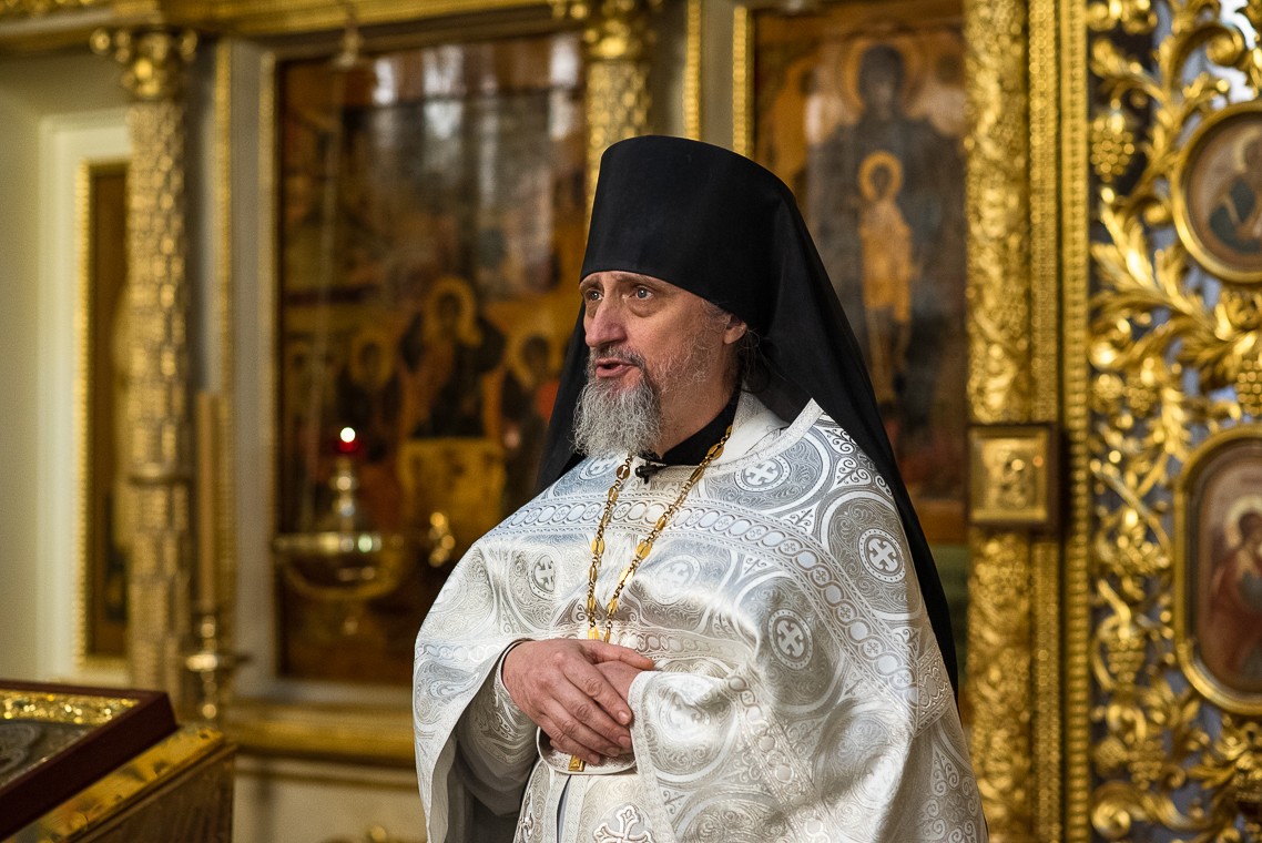 08. молитва утро тишина. утреннее молитвенное правило на канале союз. митрополит иларион в кардинальской мантии. утренние молитвы оптина пустынь.