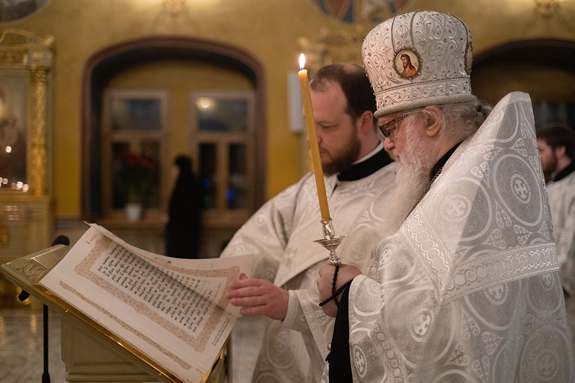 Вести пожалуйста. Фриденсау богослужение. Служба Рождества Христова последование литургии. Песнопения в Рождество в храме Христа. С Рождеством Христовым Сергиев Посад.